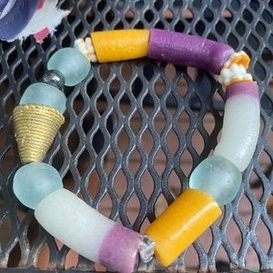 Beaded stretchable bracelet